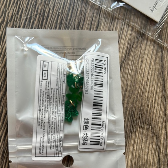 Green and Gold Beaded Bracelet Set and earrings and extra bracelet included NWT - Picture 6 of 7